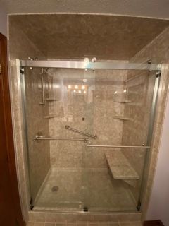 Before & After Walk-In Shower Installation in Londonderry, NH (2)